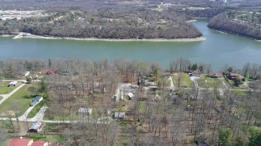 85 Hardwick Lane Bronston KY 42518