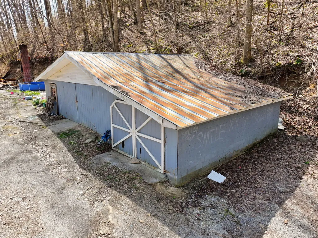 1197 Beans Fork Road Middlesboro KY 40965