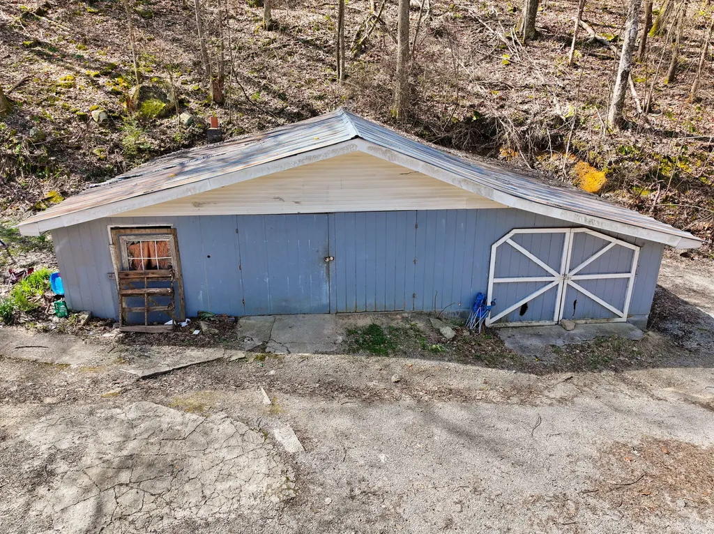1197 Beans Fork Road Middlesboro KY 40965