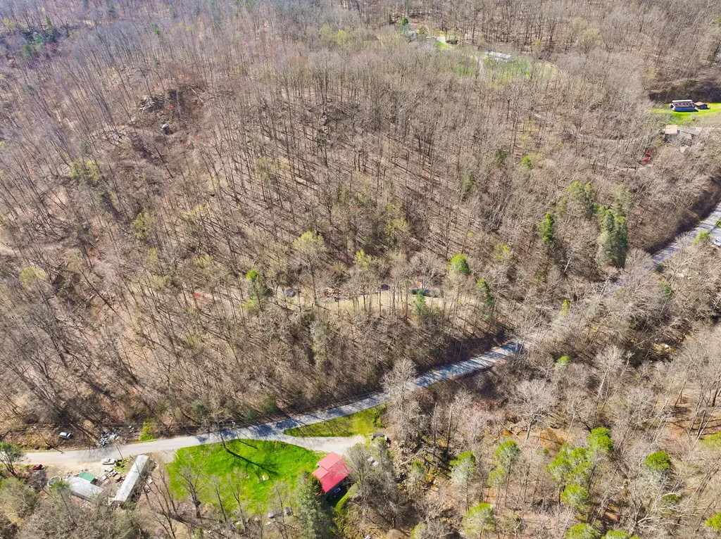 1197 Beans Fork Road Middlesboro KY 40965