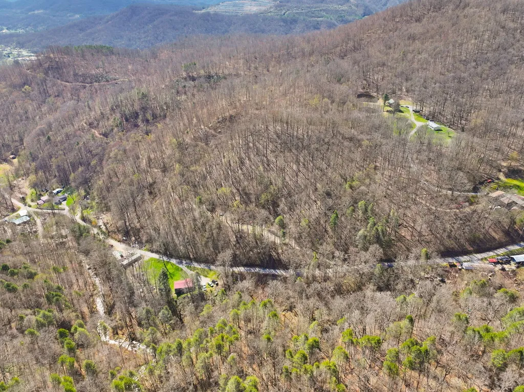 1197 Beans Fork Road Middlesboro KY 40965