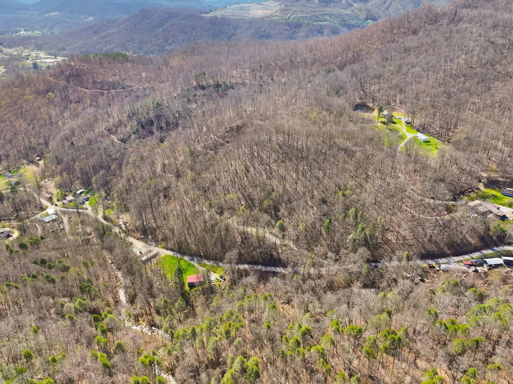 1197 Beans Fork Road Middlesboro KY 40965