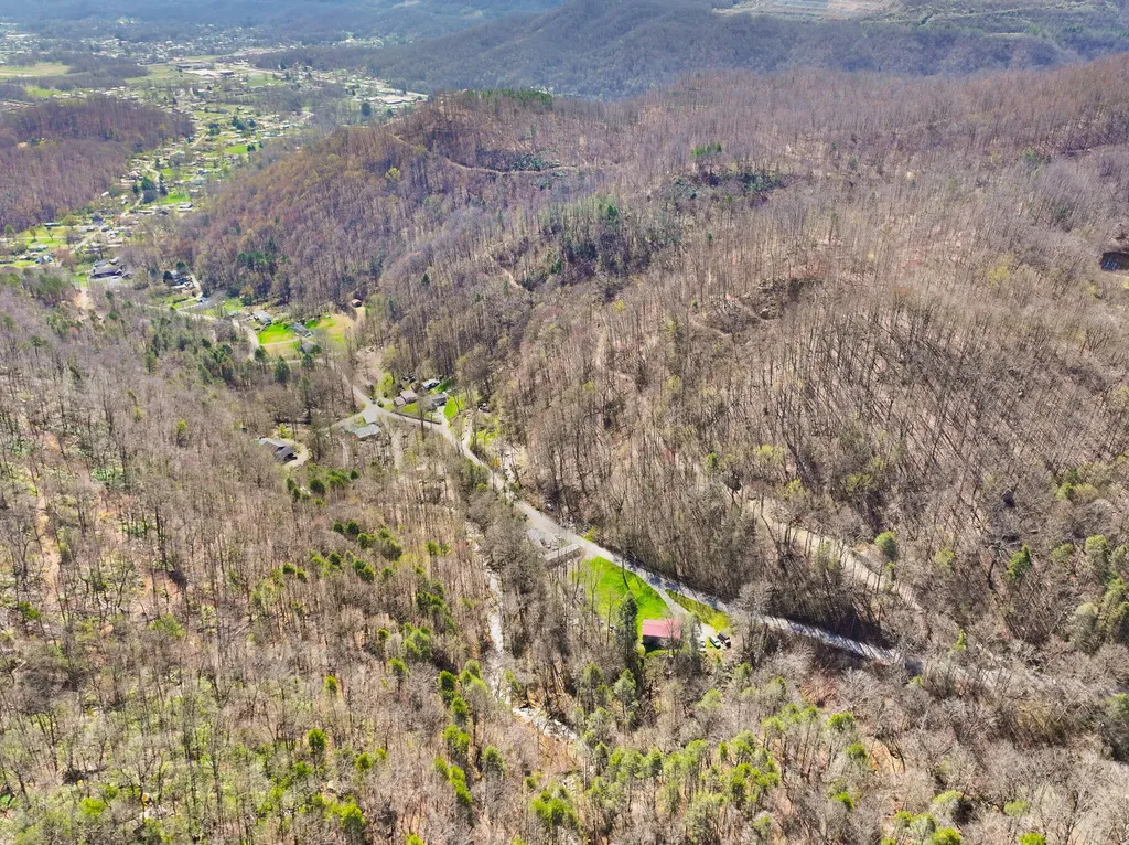 1197 Beans Fork Road Middlesboro KY 40965