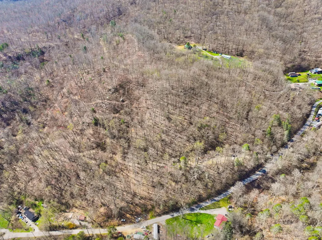1197 Beans Fork Road Middlesboro KY 40965