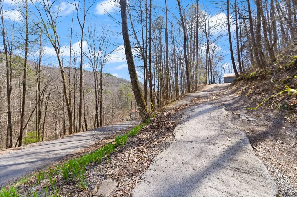 1197 Beans Fork Road Middlesboro KY 40965