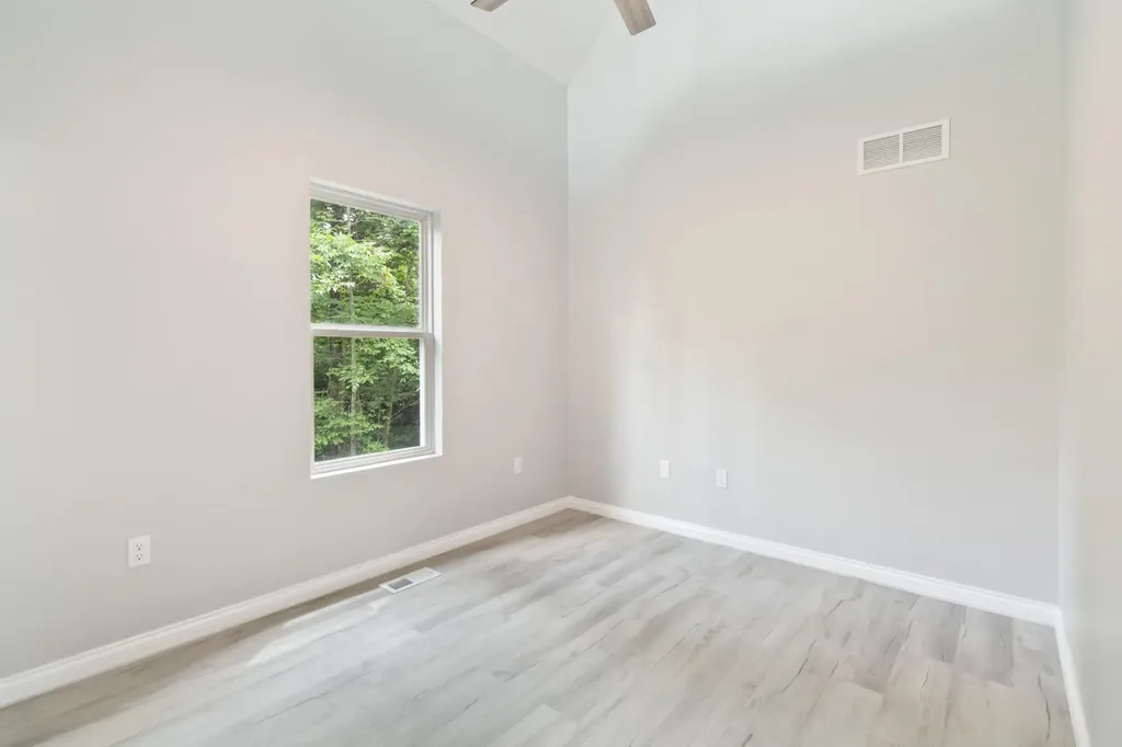 84 Clover Leaf Circle Burnside KY 42519