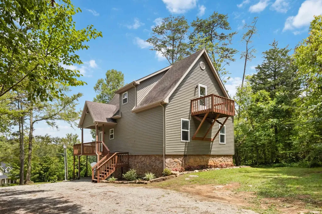 84 Clover Leaf Circle Burnside KY 42519