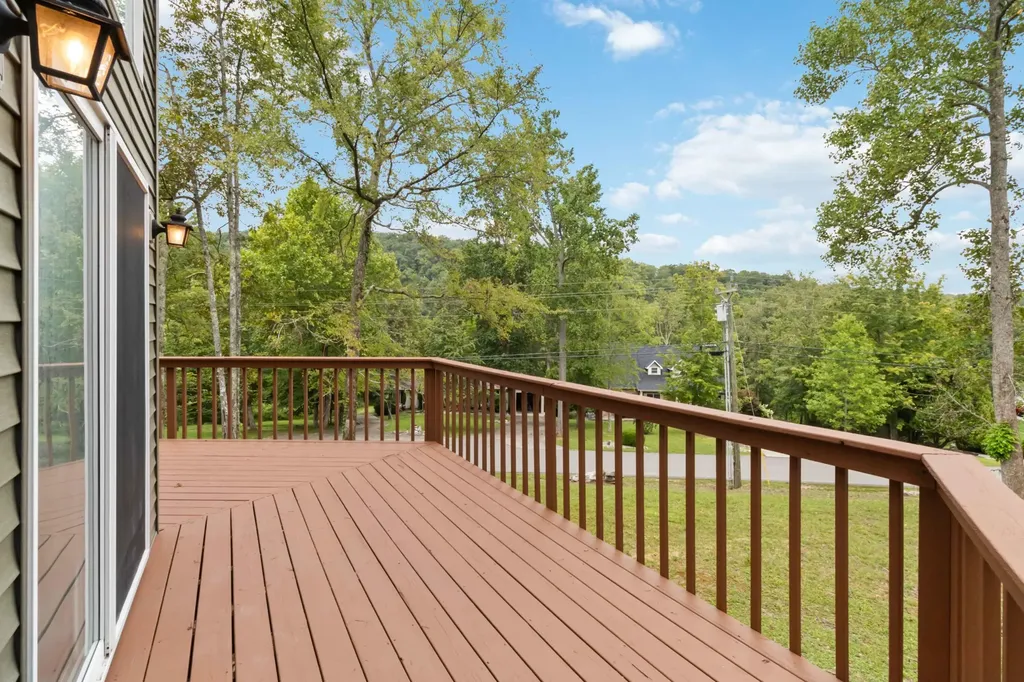 84 Clover Leaf Circle Burnside KY 42519