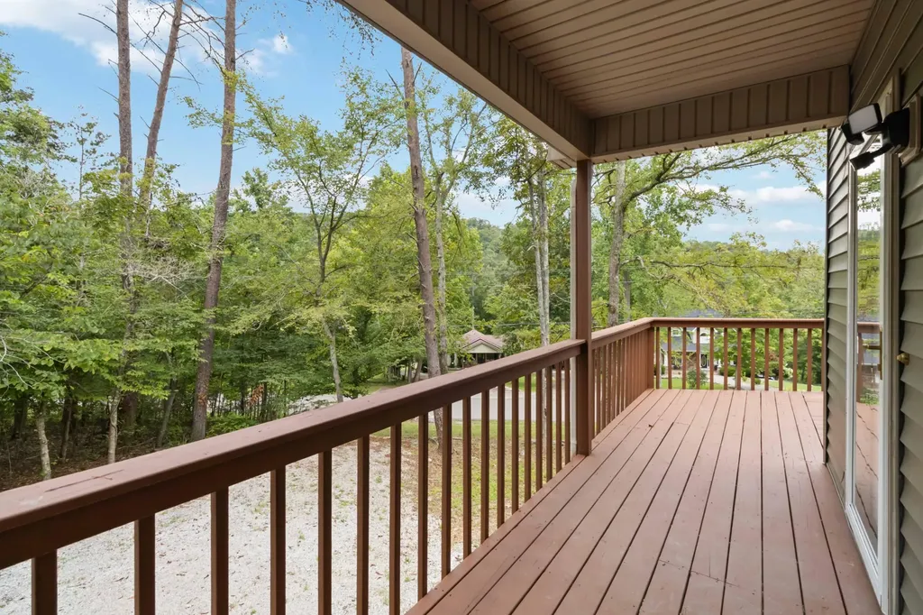 84 Clover Leaf Circle Burnside KY 42519