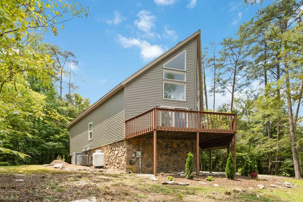 84 Clover Leaf Circle Burnside KY 42519