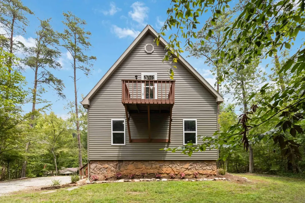 84 Clover Leaf Circle Burnside KY 42519