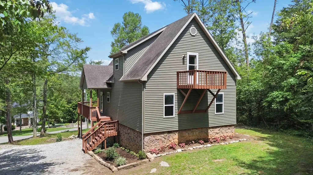 84 Clover Leaf Circle Burnside KY 42519