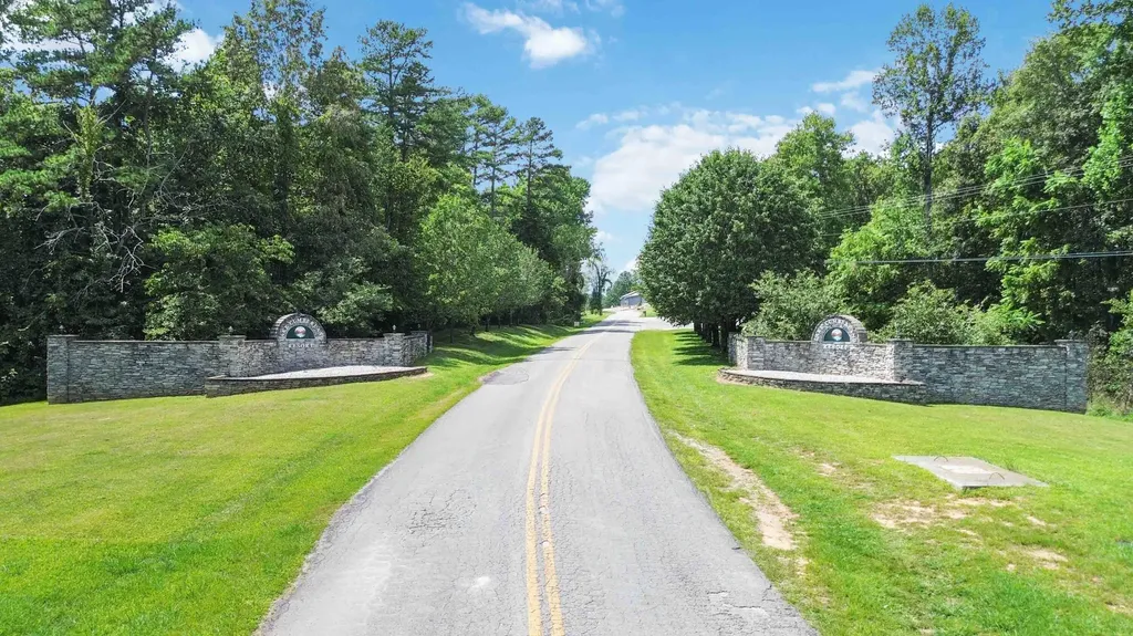 84 Clover Leaf Circle Burnside KY 42519