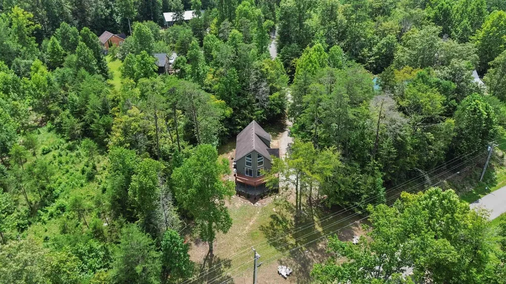 84 Clover Leaf Circle Burnside KY 42519