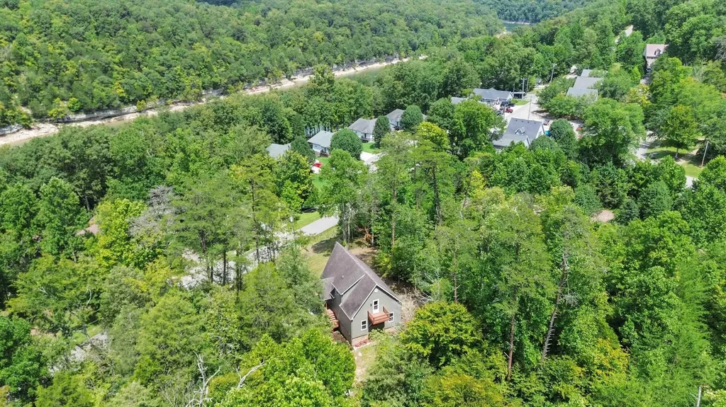 84 Clover Leaf Circle Burnside KY 42519
