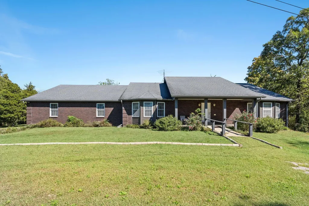 300 Charlie Pile Road Guston KY 40142