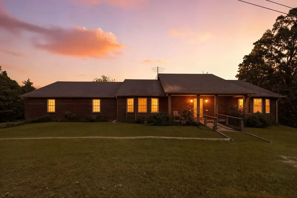 300 Charlie Pile Road Guston KY 40142