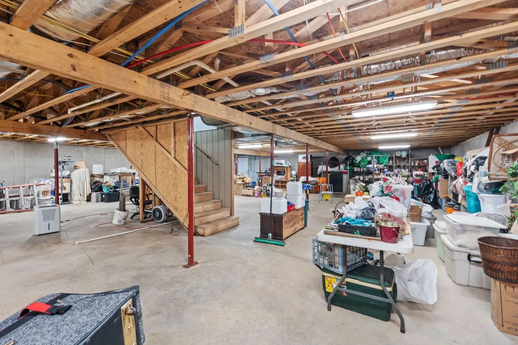 300 Charlie Pile Road Guston KY 40142