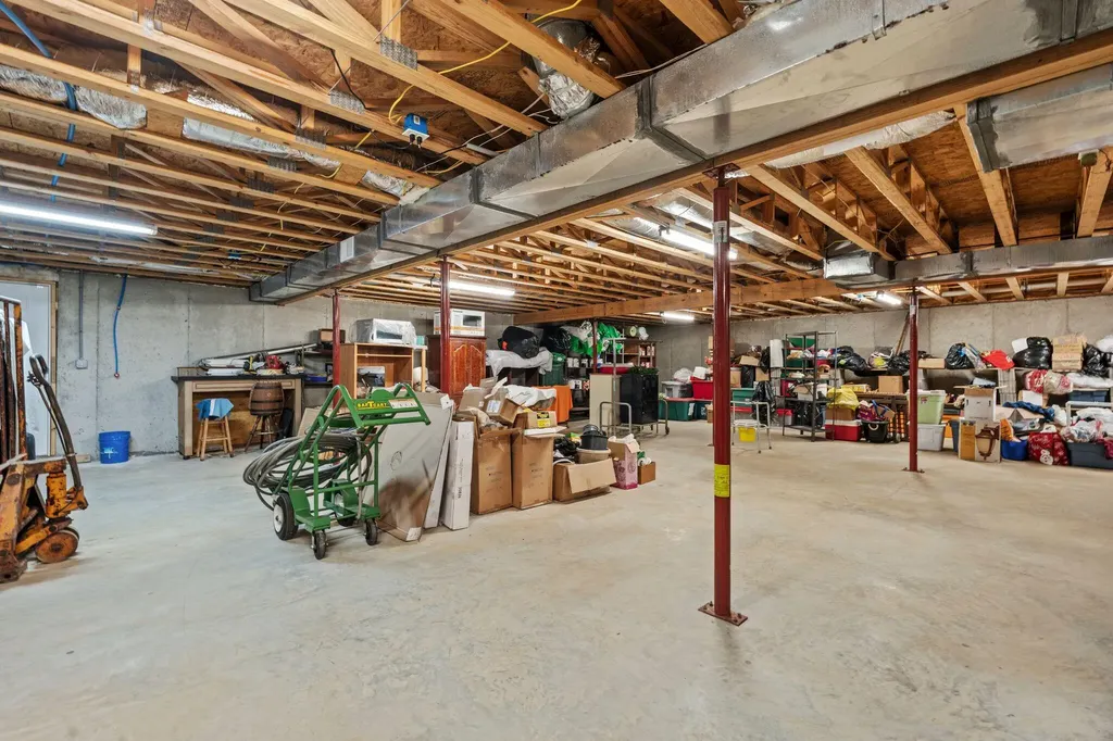 300 Charlie Pile Road Guston KY 40142