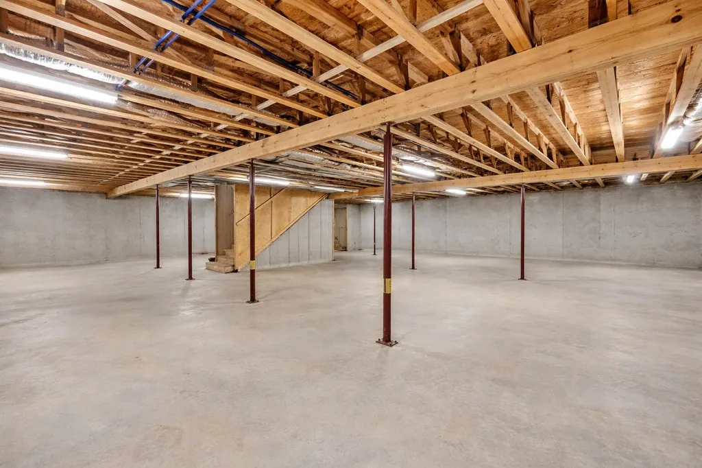 300 Charlie Pile Road Guston KY 40142