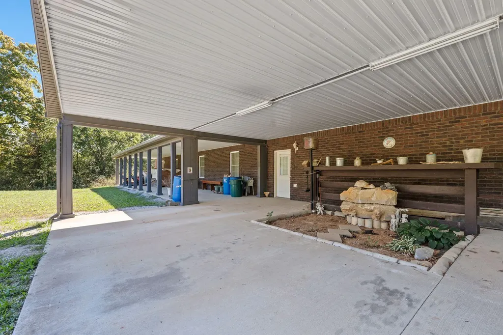 300 Charlie Pile Road Guston KY 40142