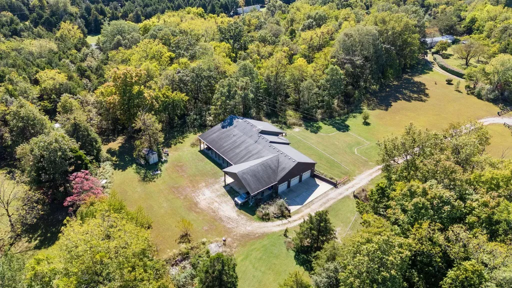 300 Charlie Pile Road Guston KY 40142