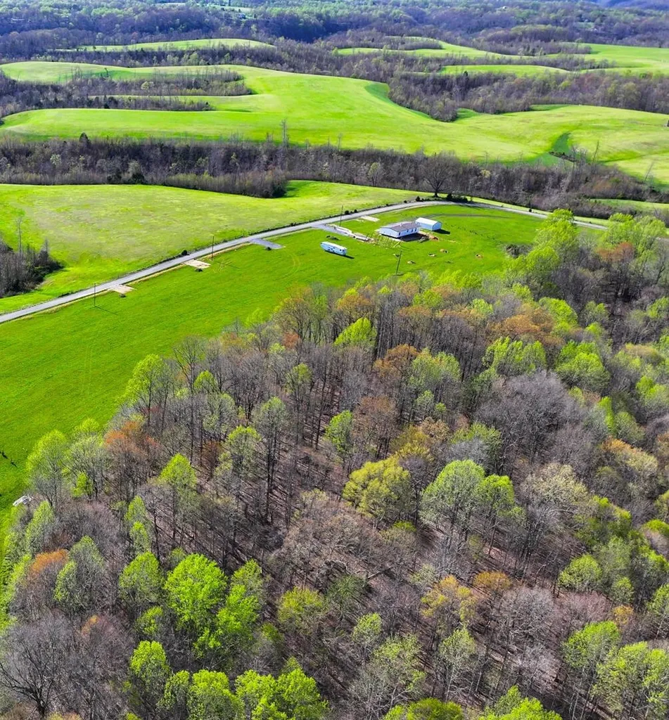 3136 Parks Ridge Road Russell Springs KY 42642