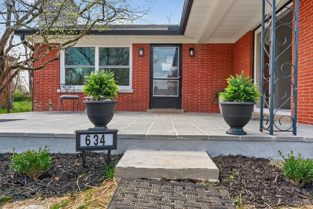 634 Seattle Drive Lexington KY 40503