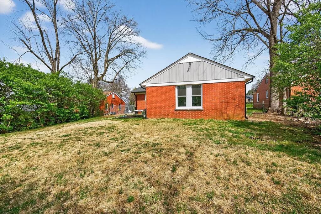 634 Seattle Drive Lexington KY 40503