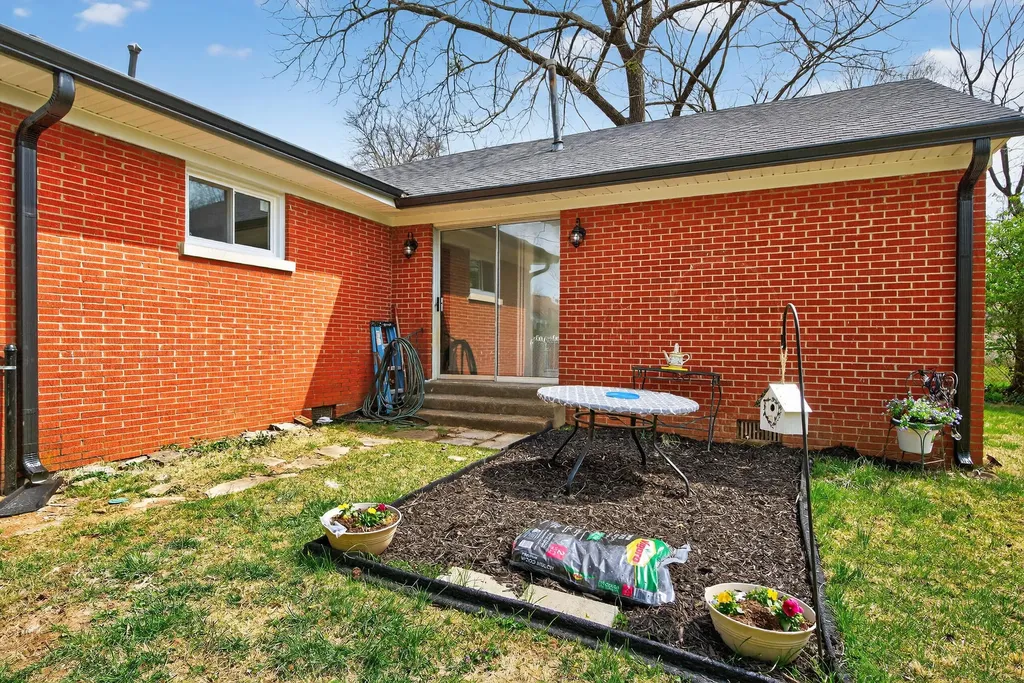 634 Seattle Drive Lexington KY 40503