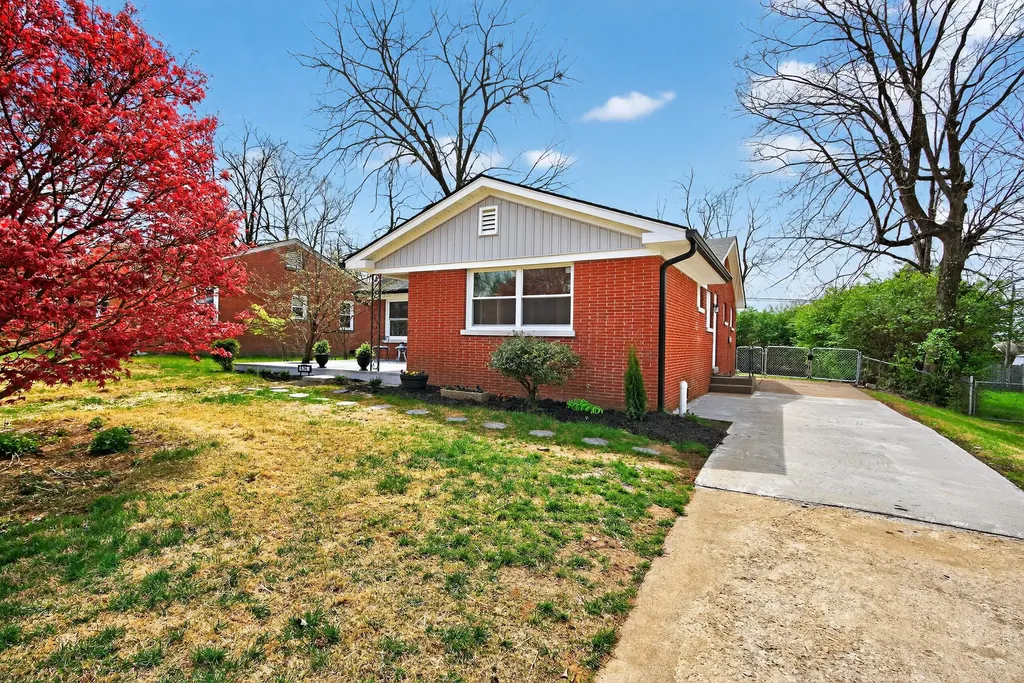 634 Seattle Drive Lexington KY 40503