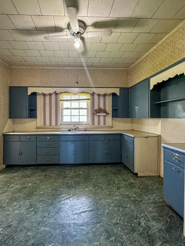 174 Cook Avenue Winchester KY 40391