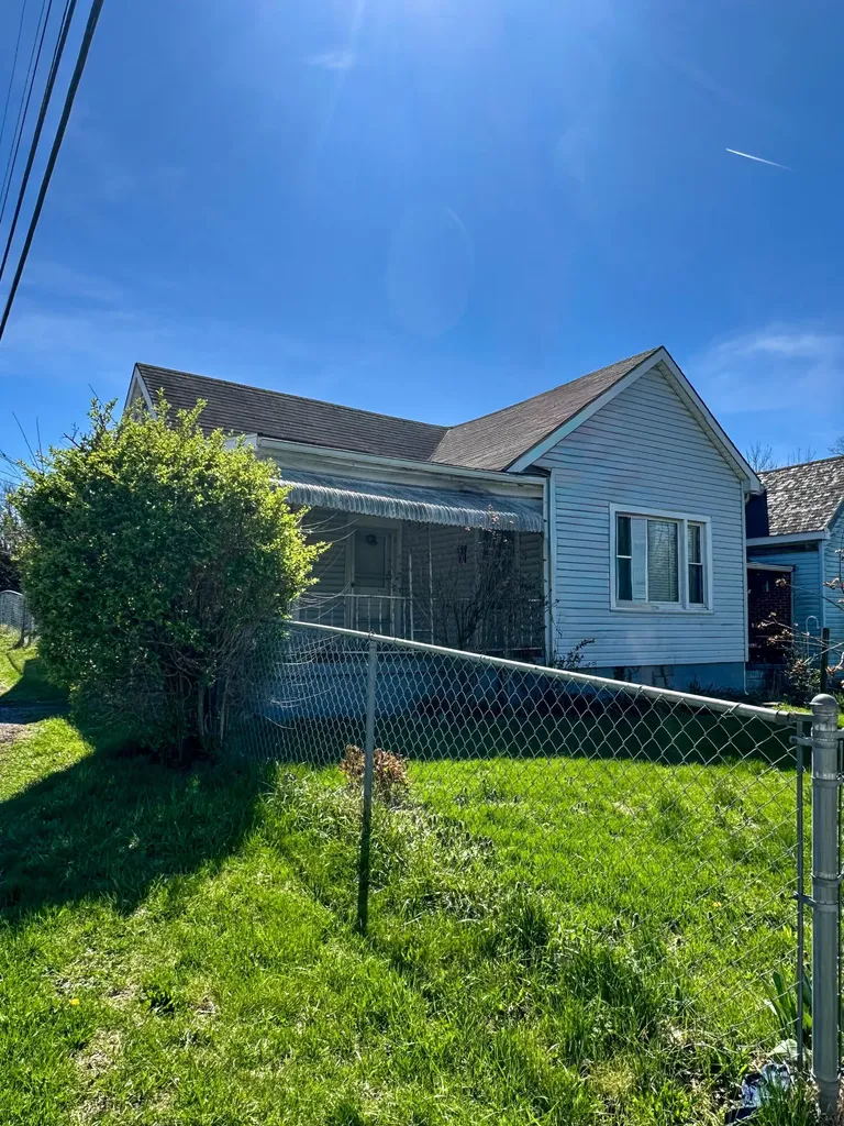 174 Cook Avenue Winchester KY 40391
