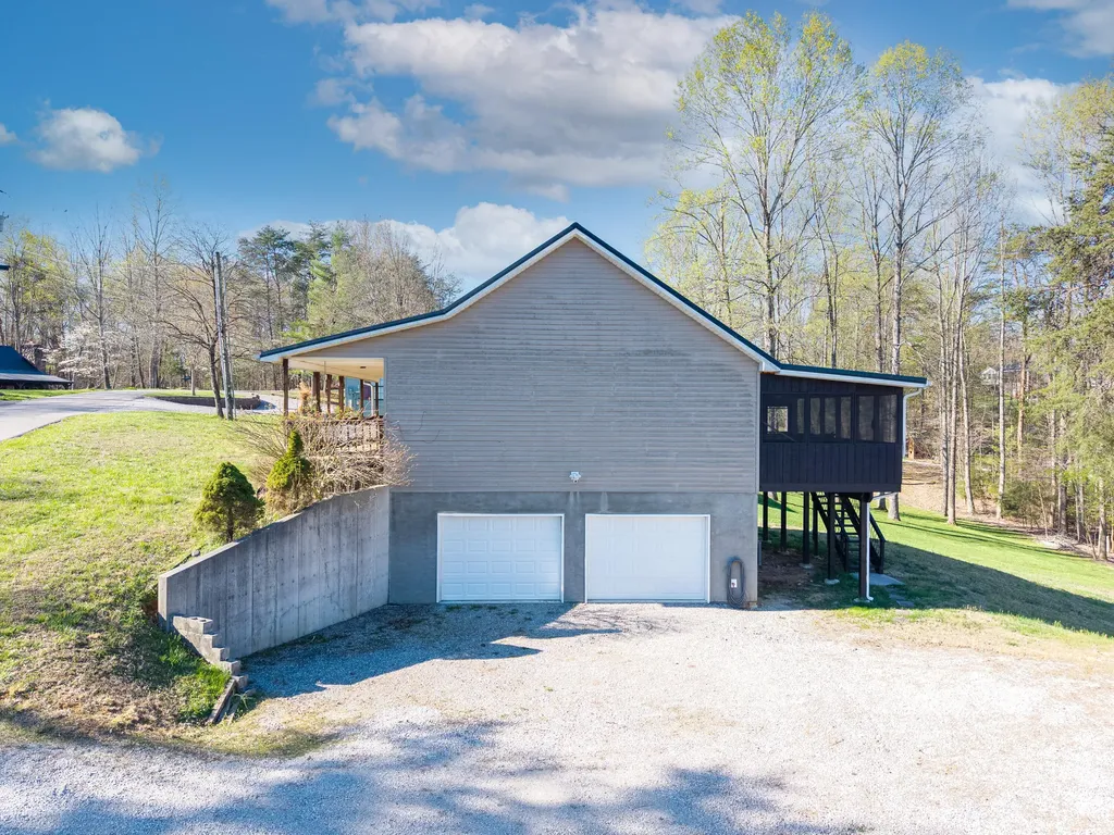 235 Golden Pond Road Monticello KY 42633