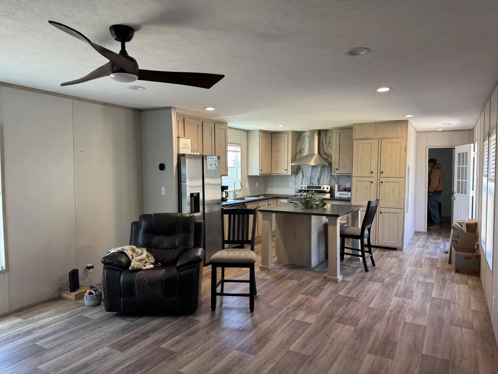 1710 Lamero-cruise Road East Bernstadt KY 40729