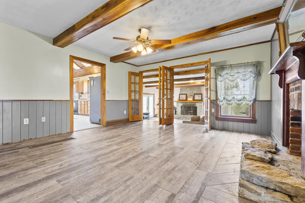 2282 Kentucky Highway 1032 Berry KY 41003