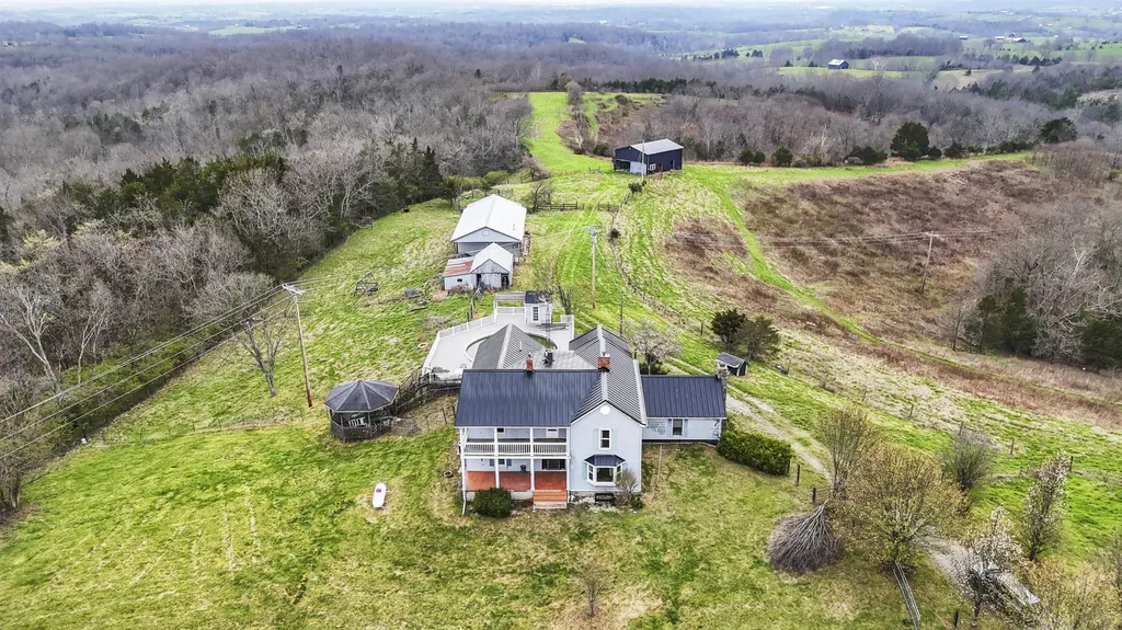 2282 Kentucky Highway 1032 Berry KY 41003