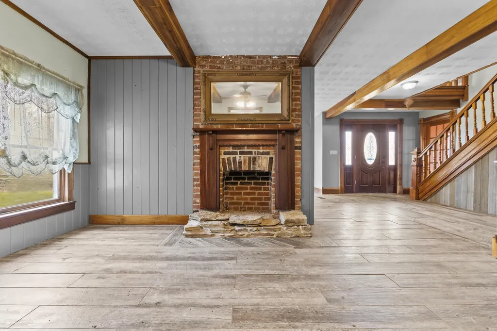 2282 Kentucky Highway 1032 Berry KY 41003