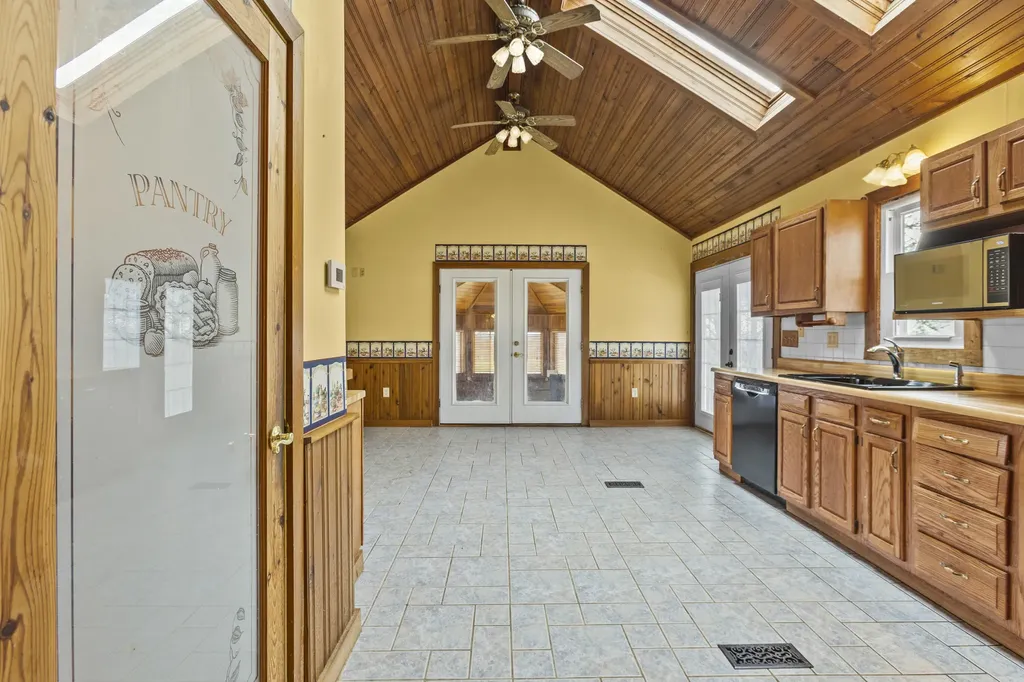 2282 Kentucky Highway 1032 Berry KY 41003