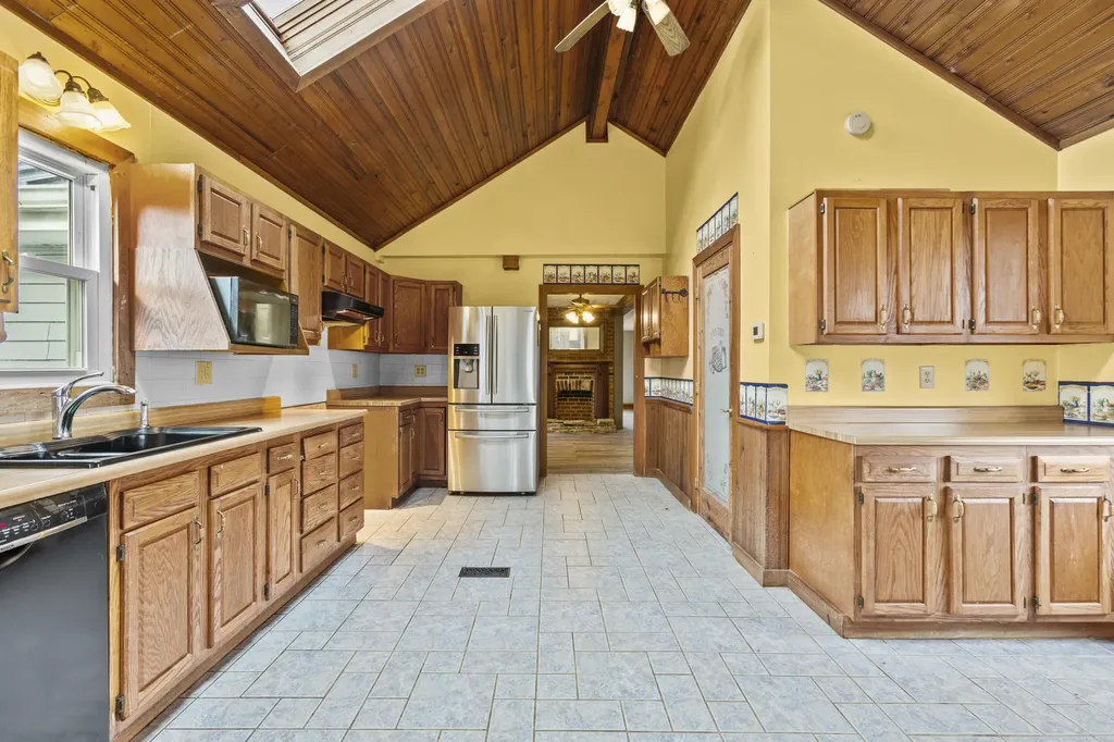 2282 Kentucky Highway 1032 Berry KY 41003