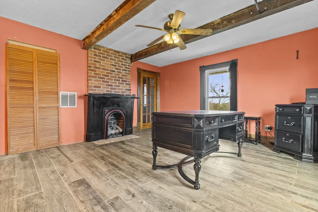 2282 Kentucky Highway 1032 Berry KY 41003