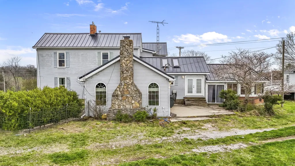 2282 Kentucky Highway 1032 Berry KY 41003