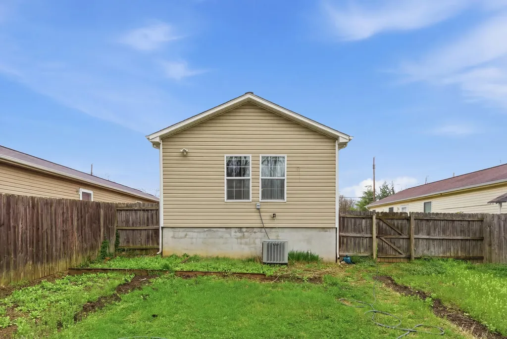 450 Ash Street Lexington KY 40508