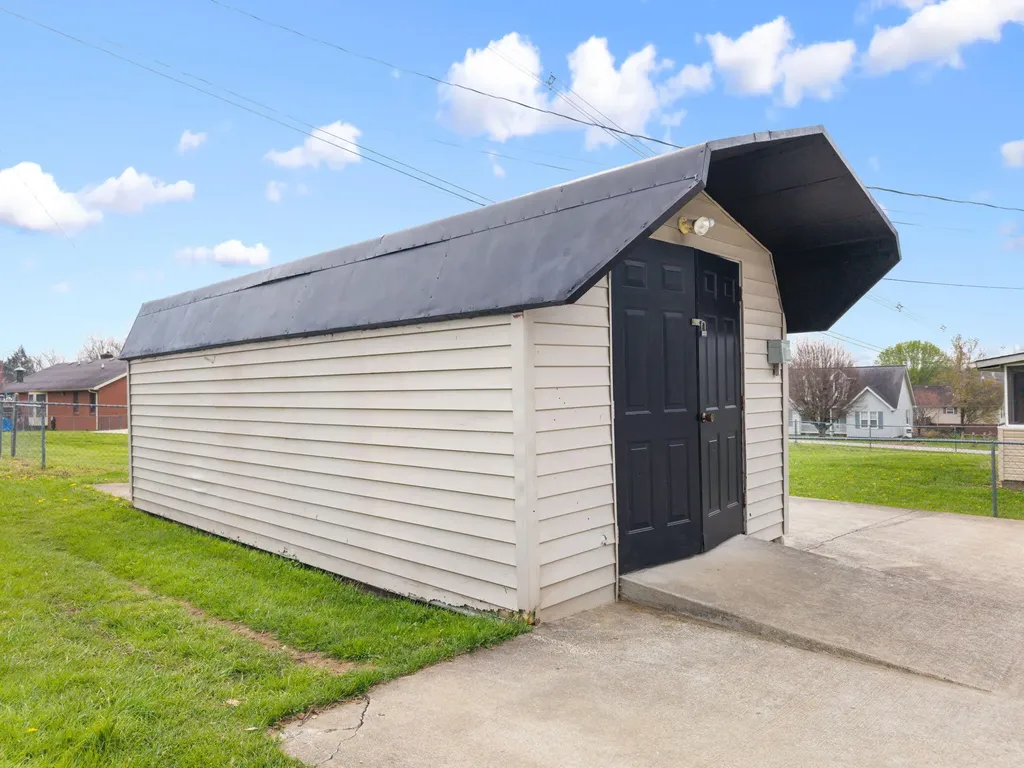 3037 Clear Springs Drive London KY 40744