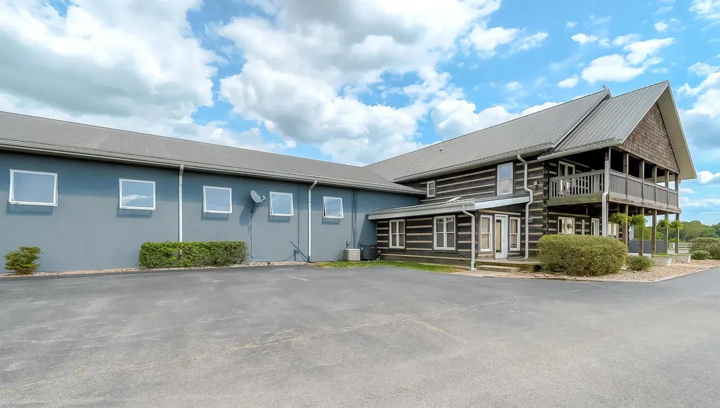 2305 Harrodsburg Road Lawrenceburg KY 40342