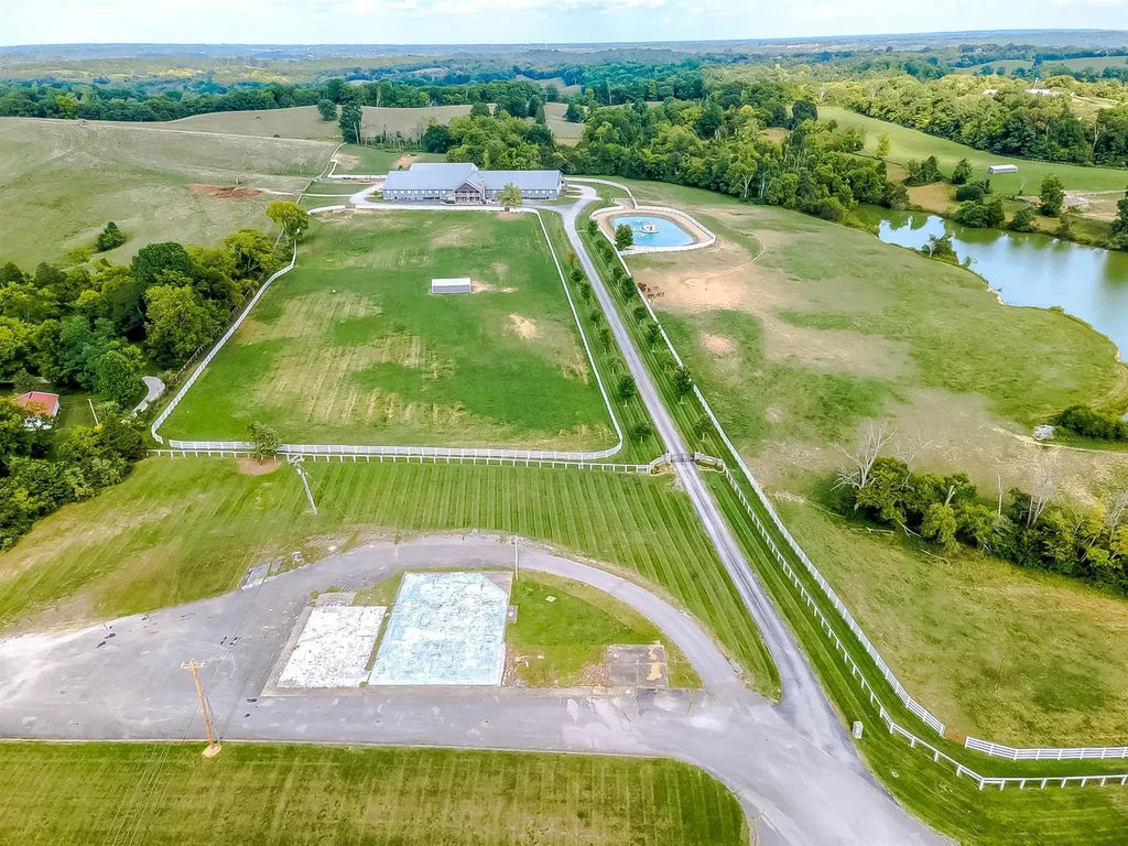 2305 Harrodsburg Road Lawrenceburg KY 40342