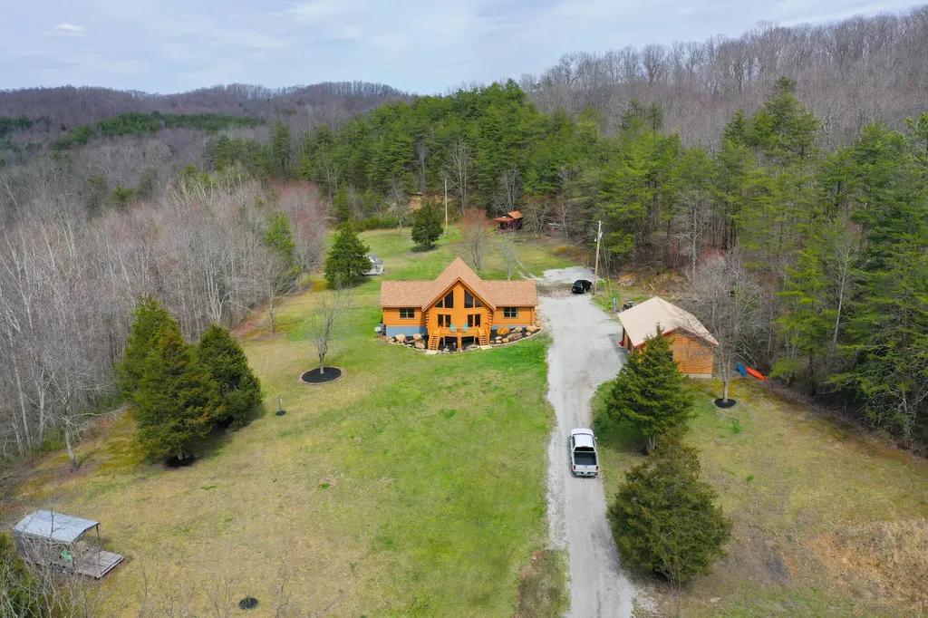 2062 Raccoon Creek Road London KY 40741