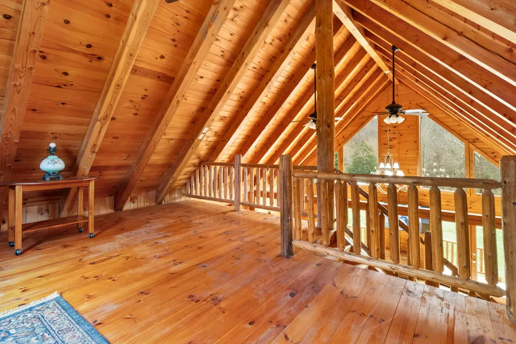 2062 Raccoon Creek Road London KY 40741