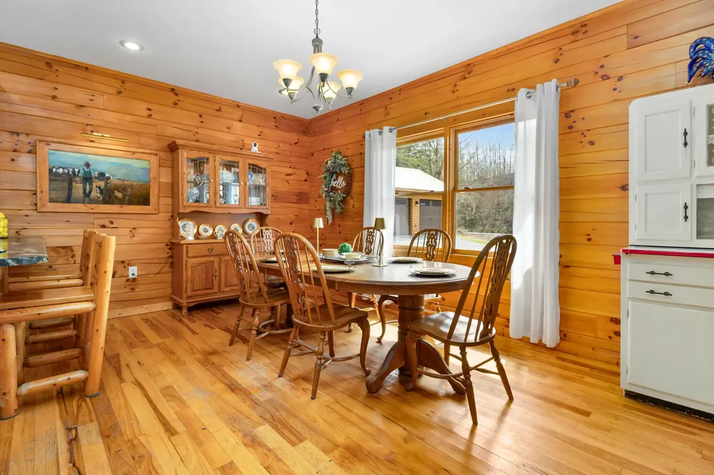 2062 Raccoon Creek Road London KY 40741