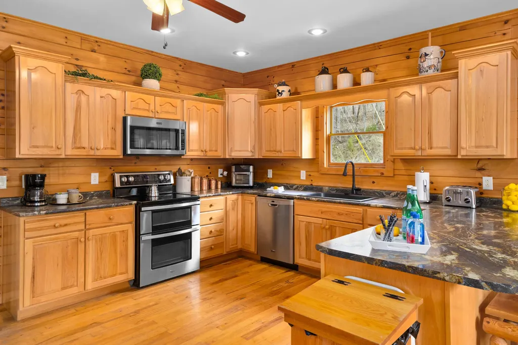 2062 Raccoon Creek Road London KY 40741